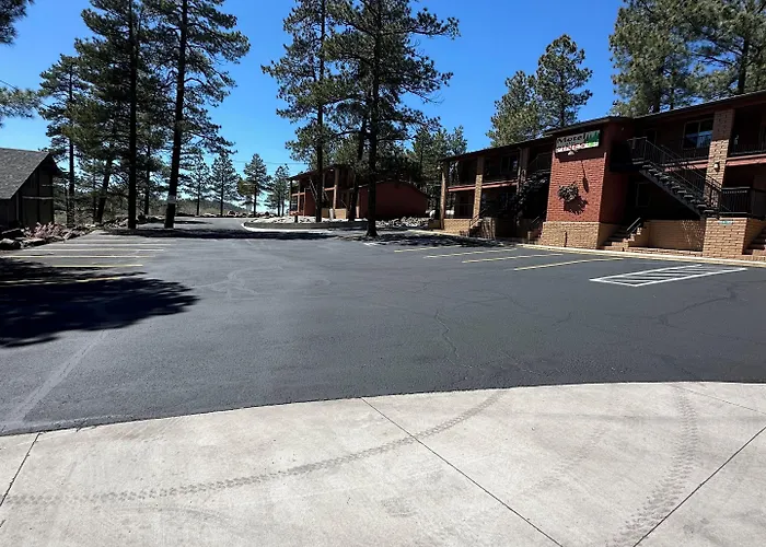 In The Pines Motel 2*