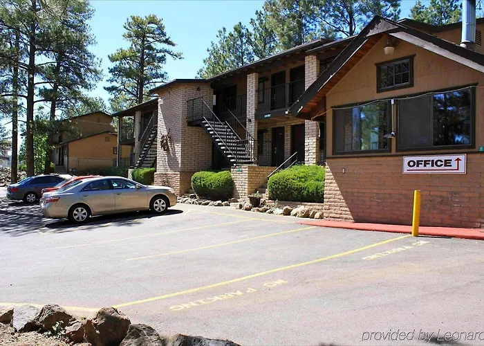 Motel In The Pines 2*